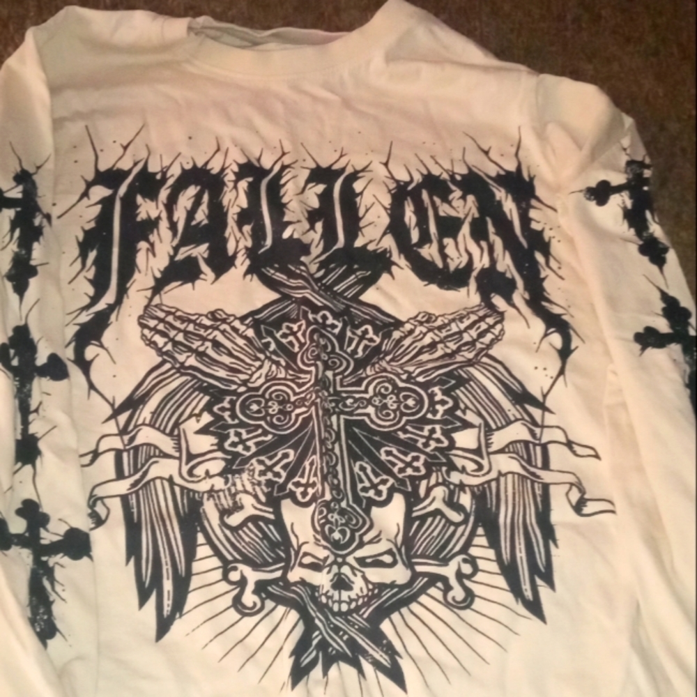A long sleeve shirt